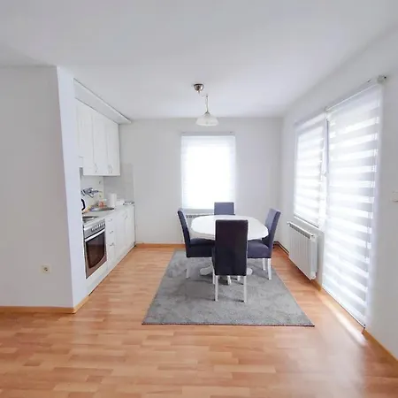Stan Na Dan Nika Apartamento *