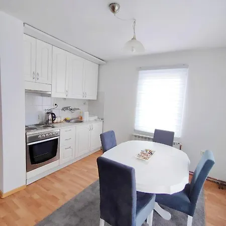 Stan Na Dan Nika Apartamento Lukavica
