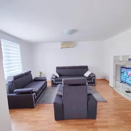 Stan Na Dan Nika Apartamento Lukavica